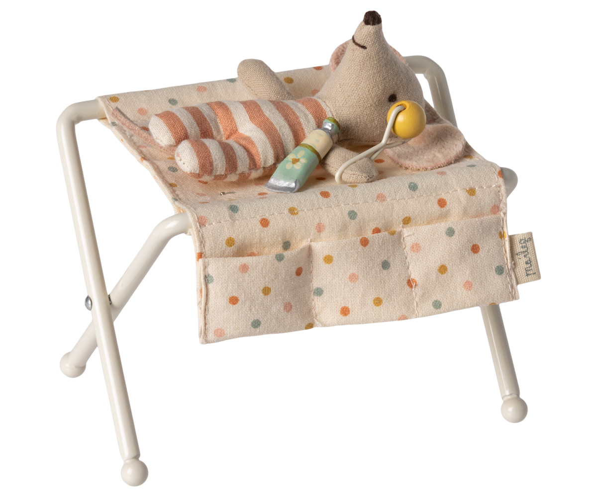 Maileg-Wickeltisch-Baby-Maus-11-4120-00