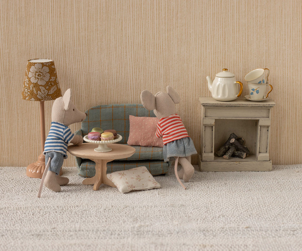 Maileg-Oval-coffee-table-mouse-nature-11-5006-00