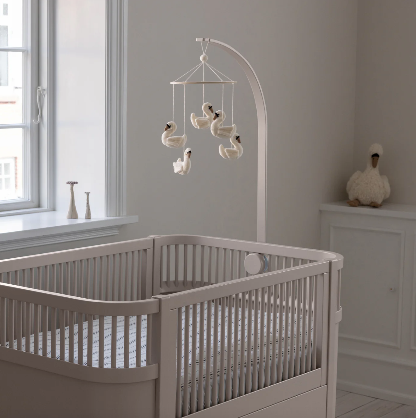 Sebra-Mobile-und-Baldachinhalter-birchbark-rose-802130011