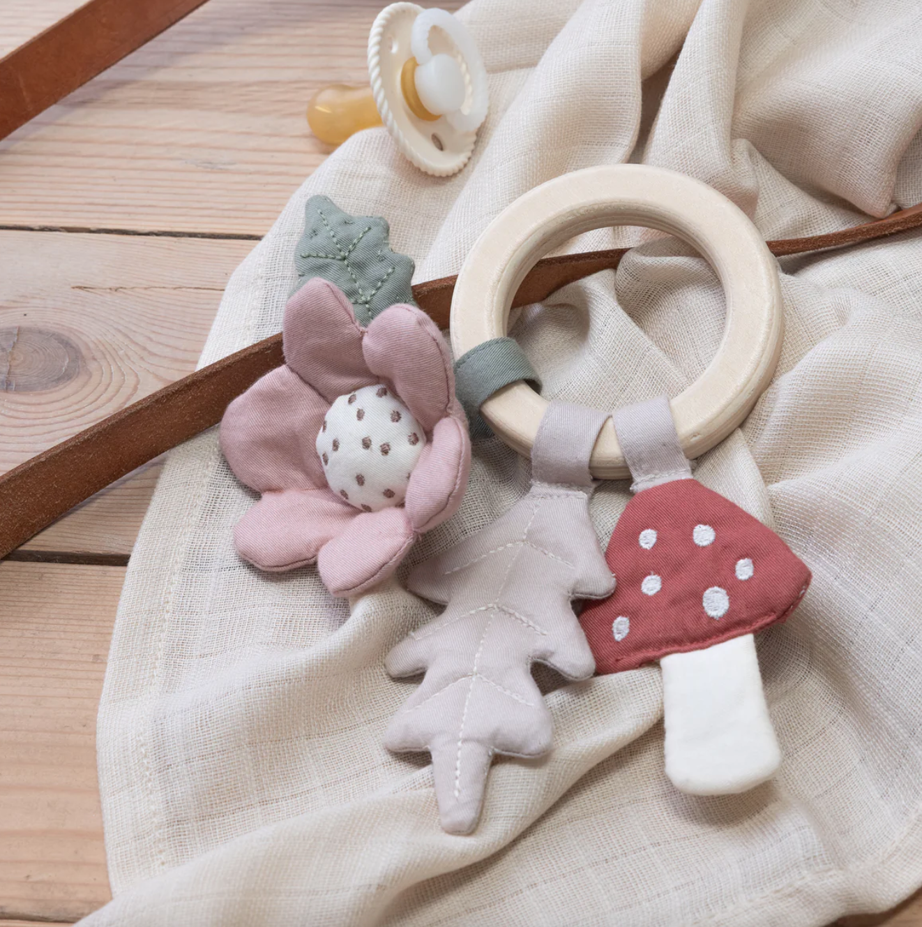 Sebra-Rassel-Blatt-Pilz-Blume-301120001