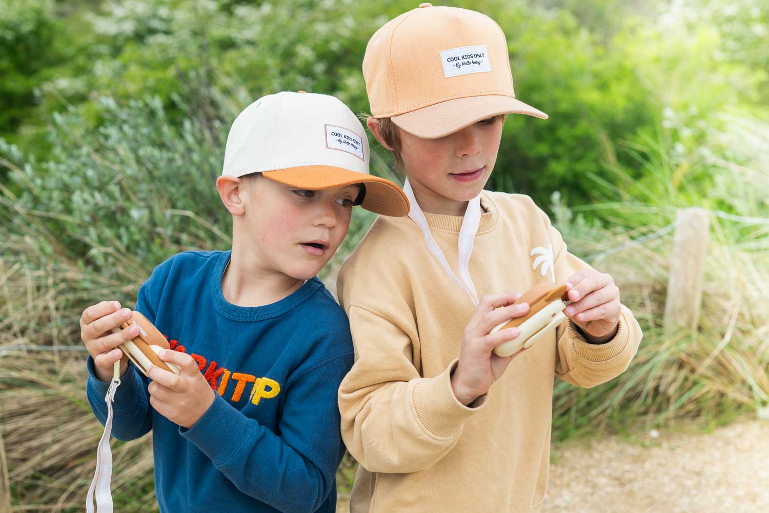 The_zoofamily_set_walkie_talkie_bear