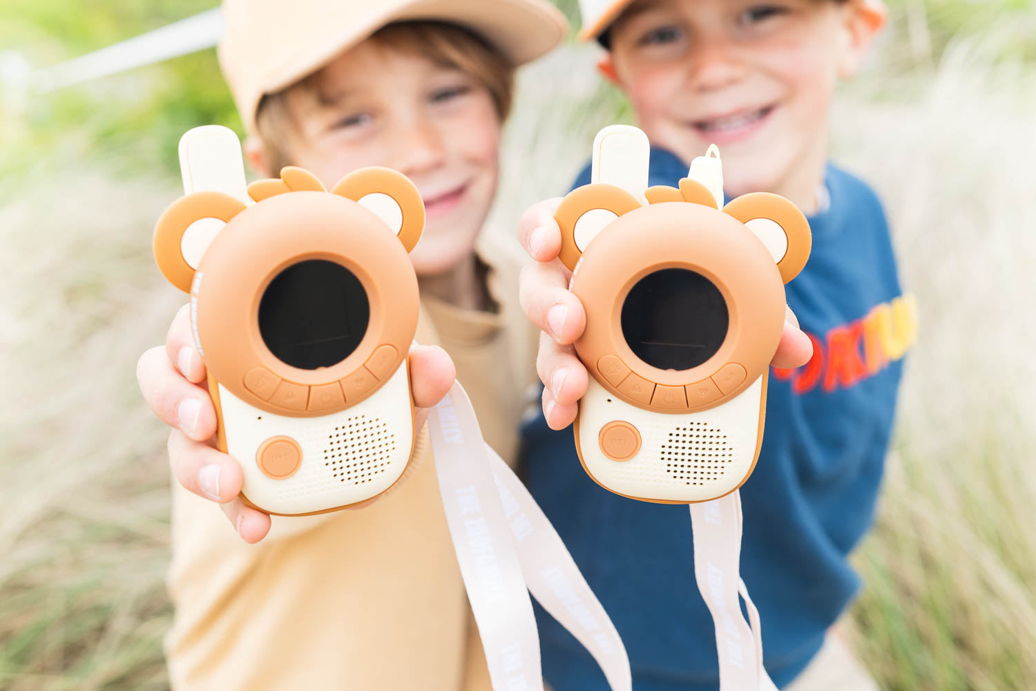 The_zoofamily_set_walkie_talkie_bear