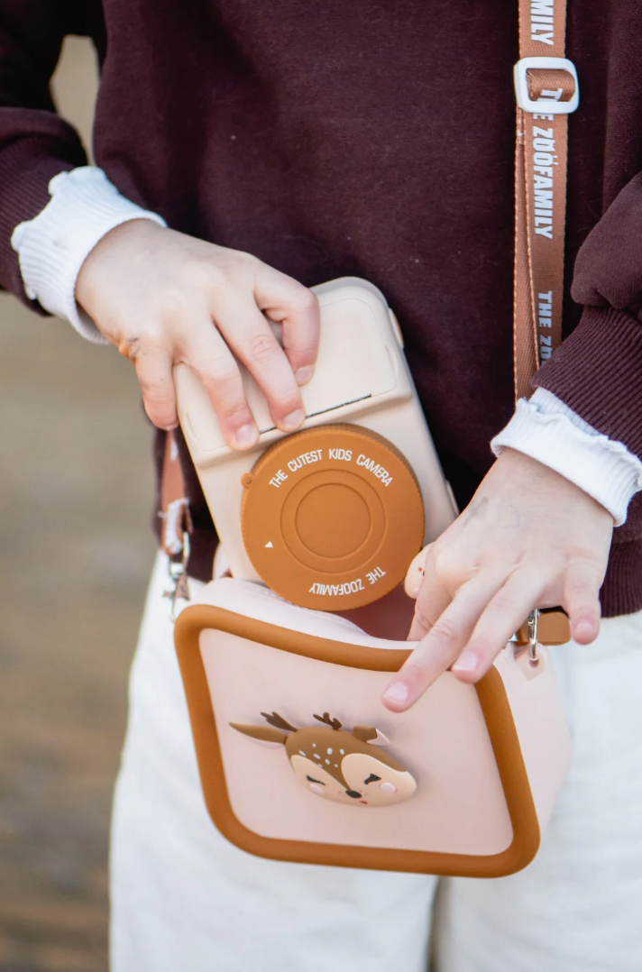Zoofamily Zoo Bag Deer für Kinderkameras und Walkie Talkies im niedlichen Reh-Look.