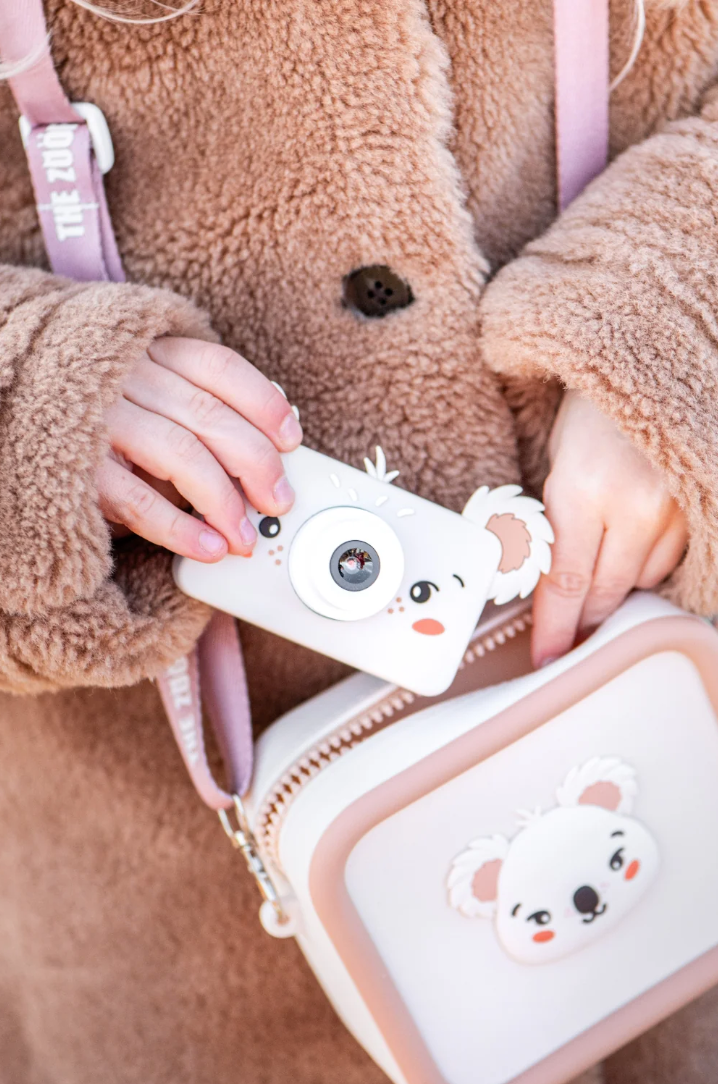 Zoofamily Zoo Bag Koala aus Silikon für Kinderkamera und Walkie Talkie unterwegs.