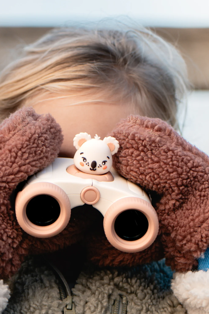 Koala Kinderfernglas von The Zoofamily, 8x Vergrößerung, ideal für kleine Naturforscher und Outdoor-Spiele.