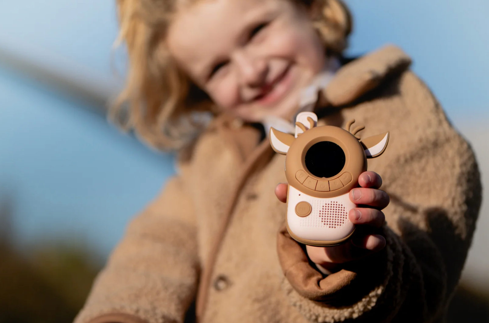 Zoofamily Reh Walkie Talkie Set für Kinder beim Spielen im Garten, Wald oder auf Reisen.