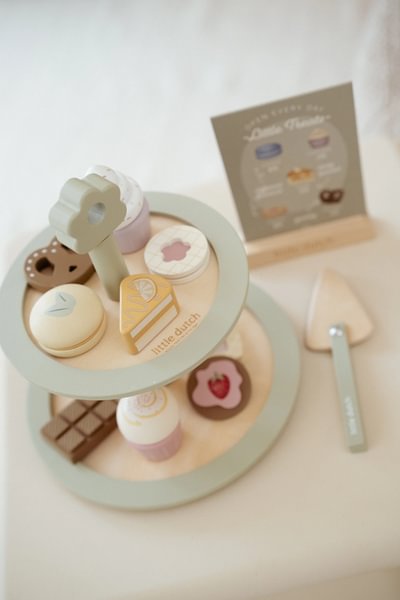 Little-Dutch-Kuchenetagere mit Gebäck-FSC-LD2503