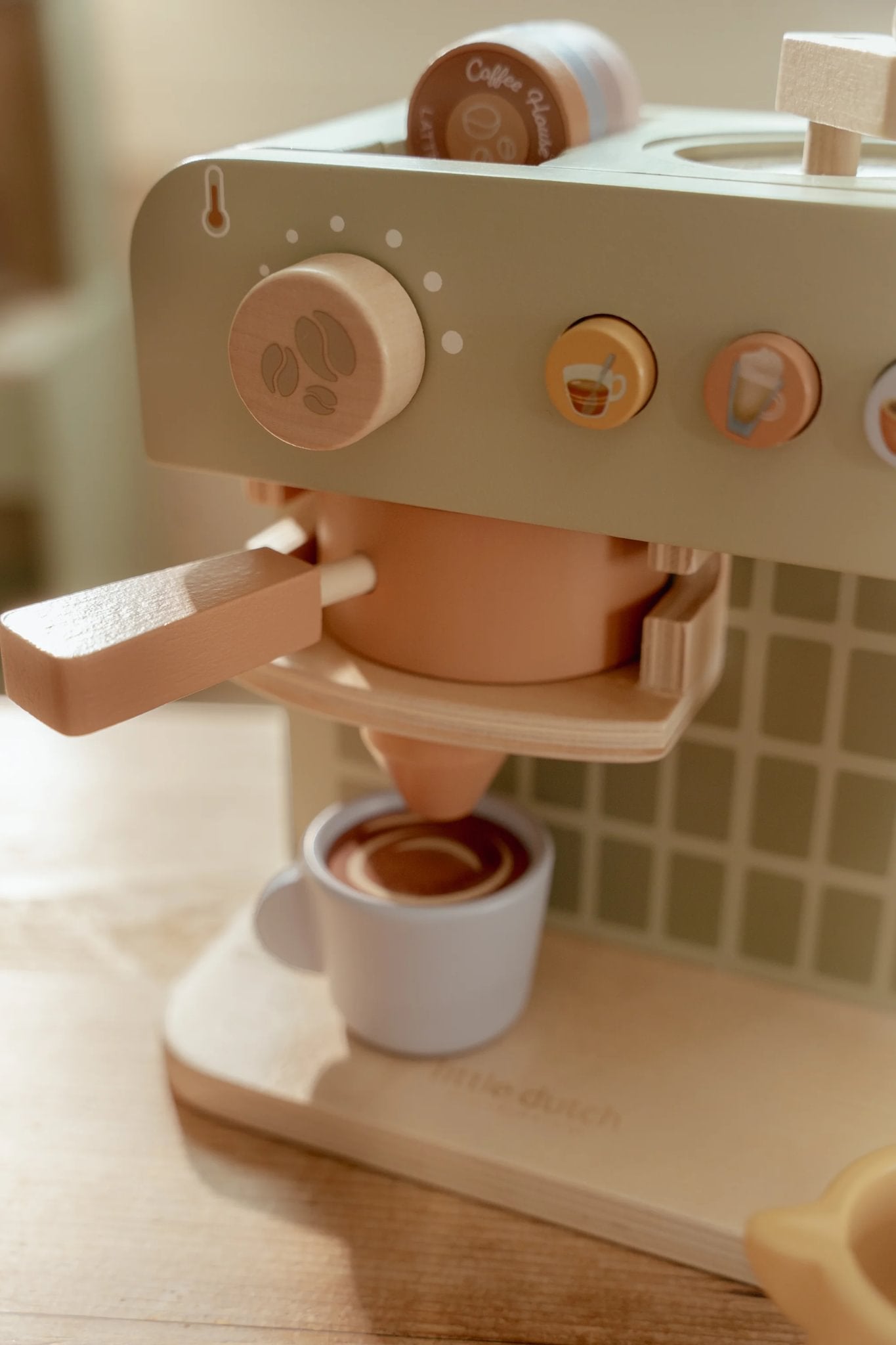 Little-Dutch-Holz-Kaffeemaschine-FSC-LD2512
