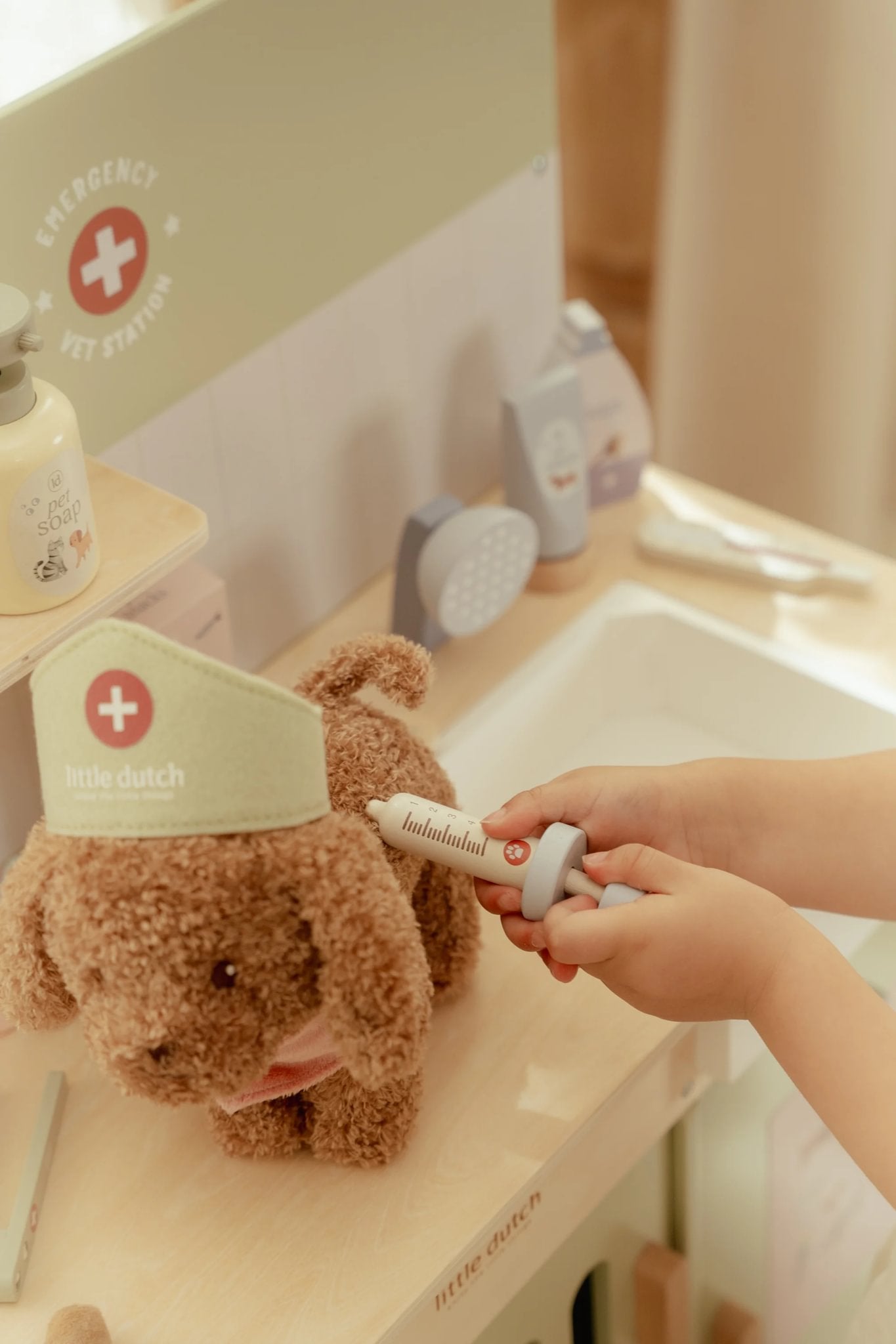 Little-Dutch-Tierarztpraxis-FSC-Holz-LD2546