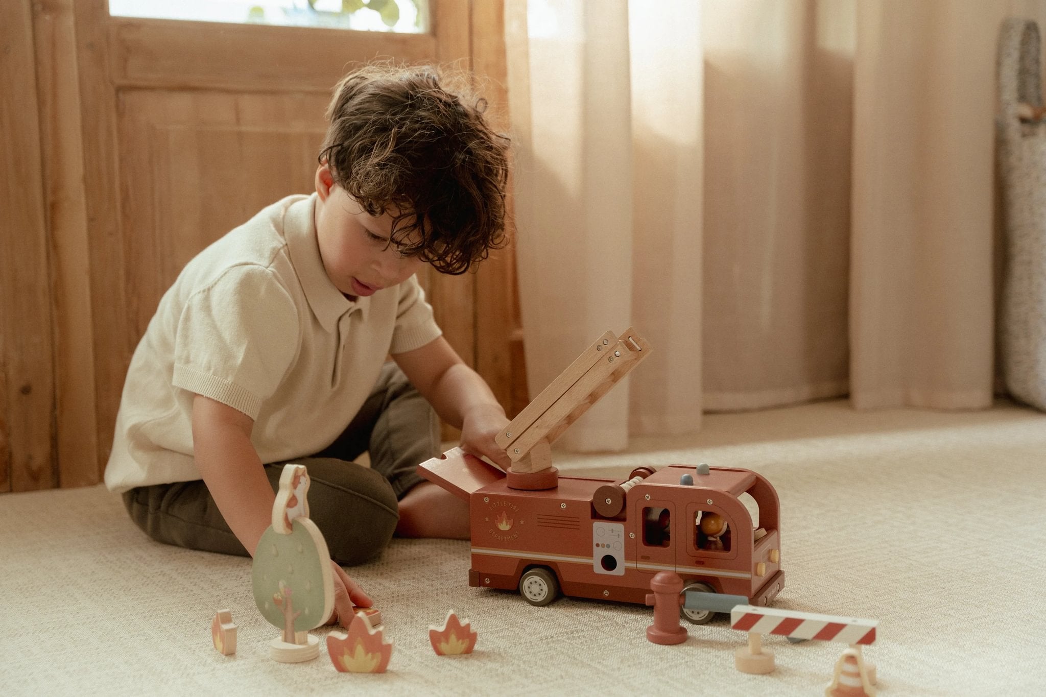 Little-Dutch-Feuerwehrauto-Set-FSC-LD2536