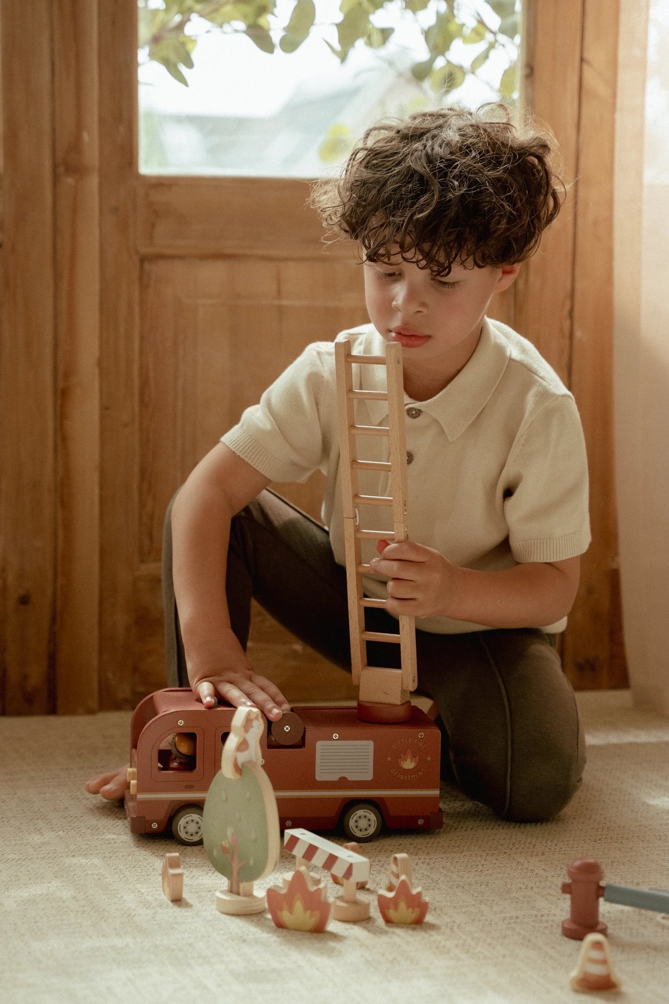 Little-Dutch-Feuerwehrauto-Set-FSC-LD2536