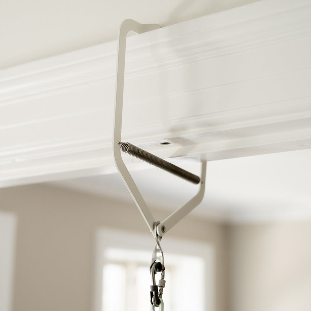 Moonboon door clip for cradle or bassinet 