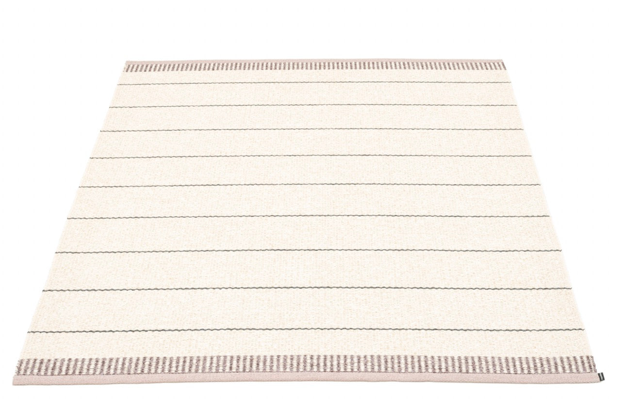 Pappelina-Teppiche-belle-pale-rose