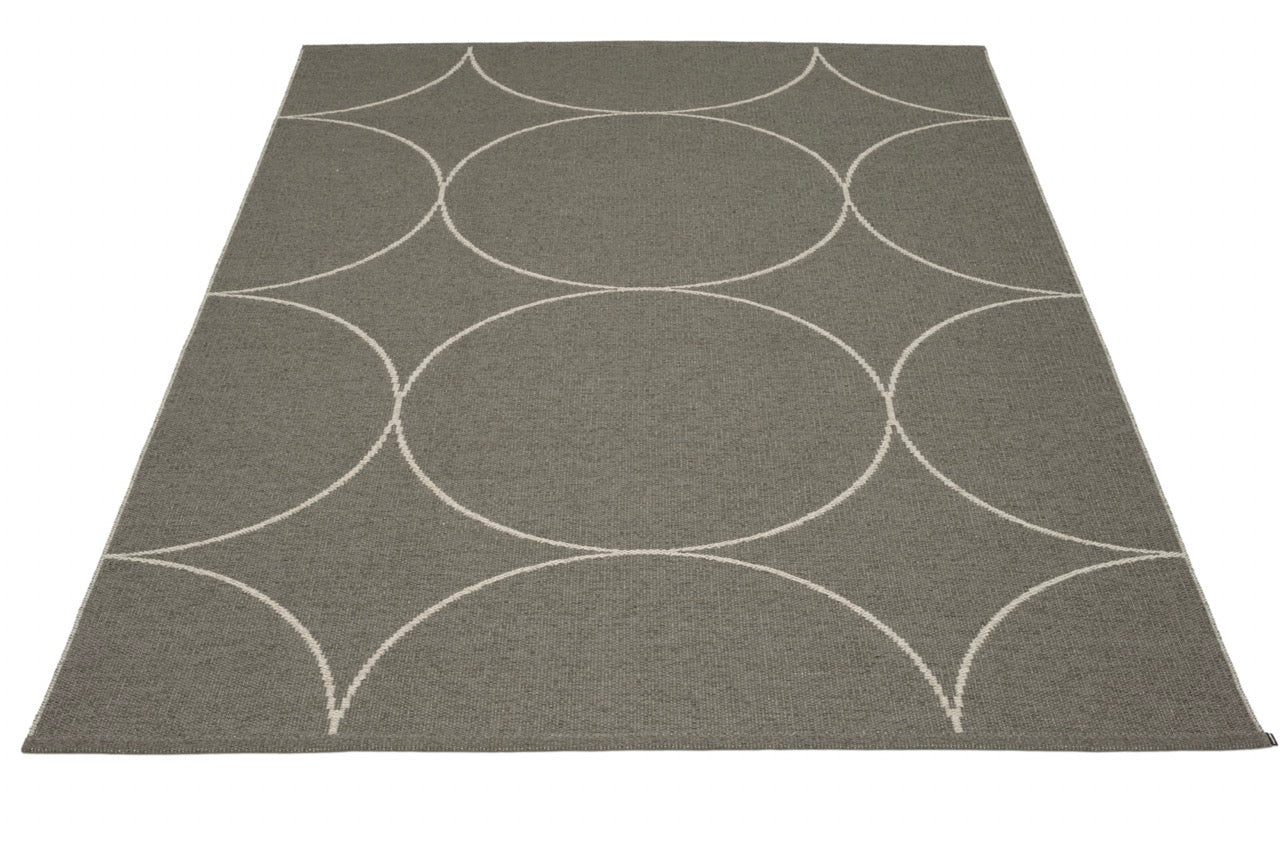 Pappelina-Boo-Carpet-Charcoal