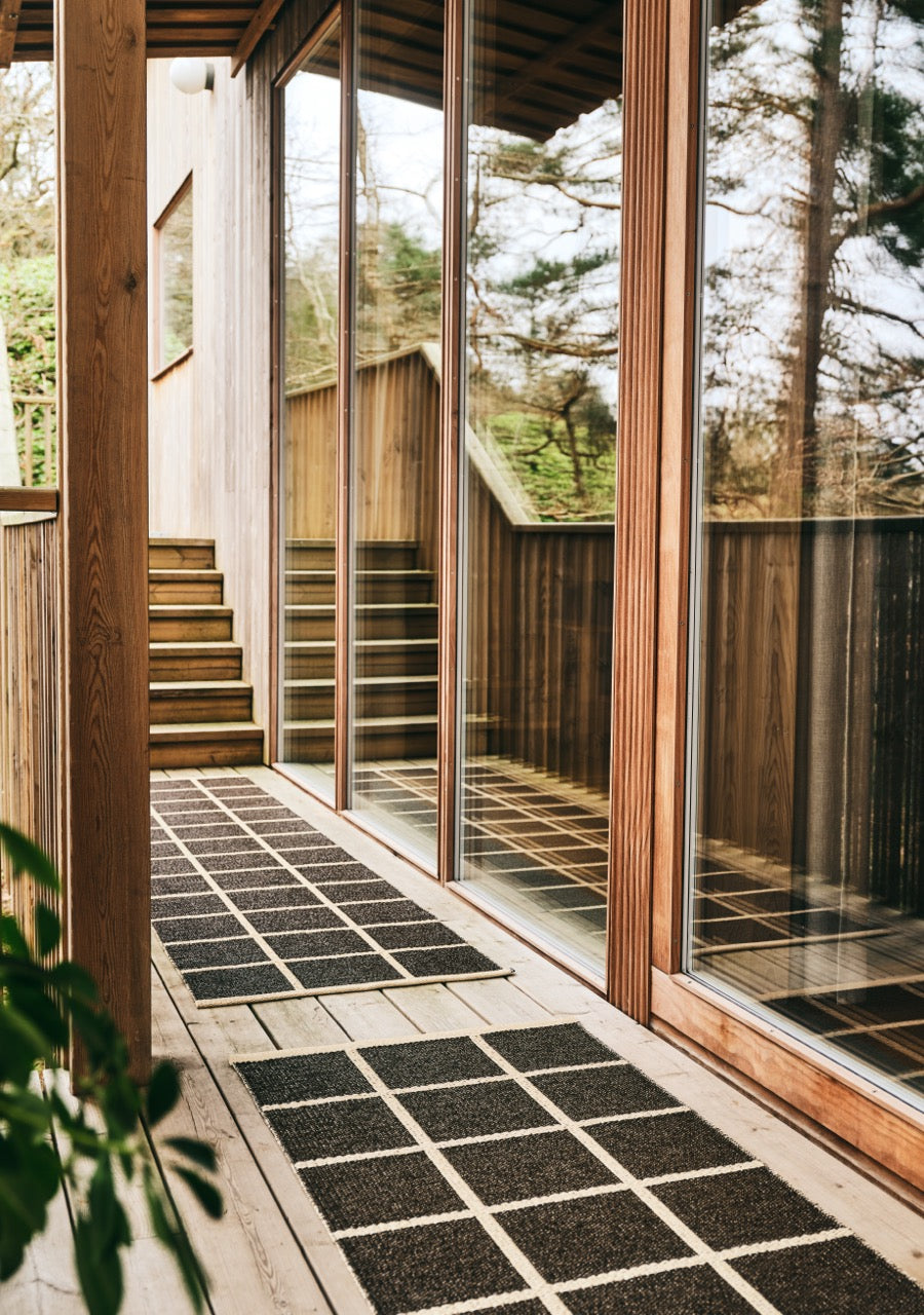 Pappelina-Criss-dark-brown-Carpet