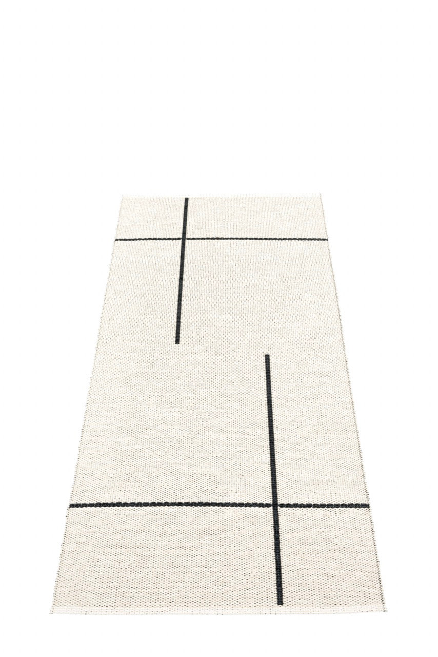 Pappelina-Teppich-Fred-Black