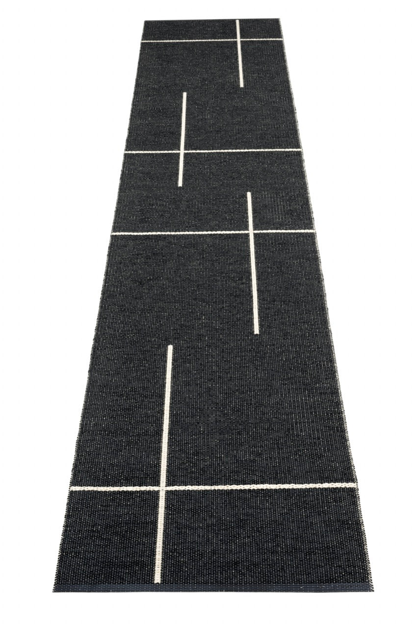 Pappelina-Teppich-Fred-Black