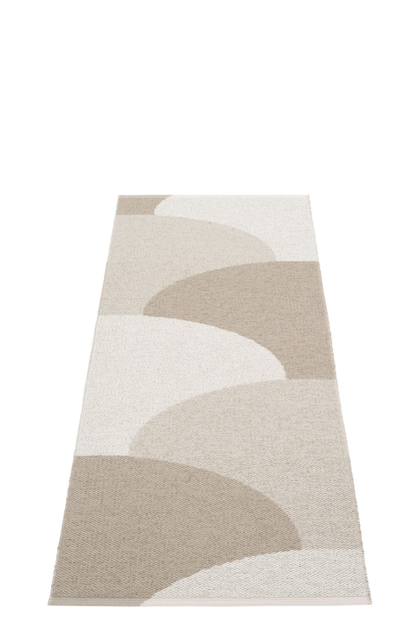 Pappelina-Hill-dark-linen-Carpet