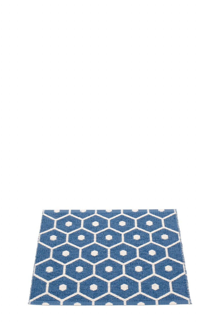 Pappelina-Teppich-Honey-Denim-Vanilla