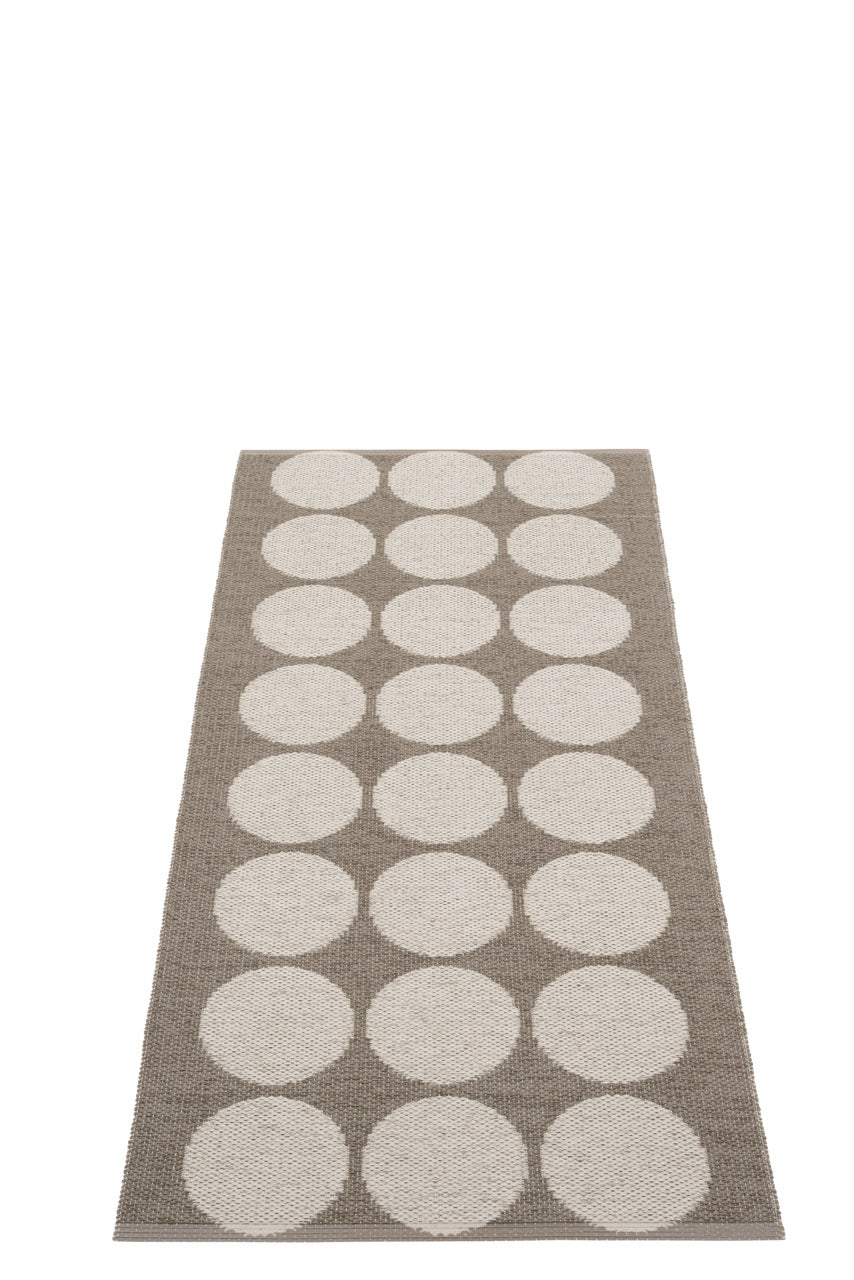 Pappelina-Hugo-Walnut-Carpet