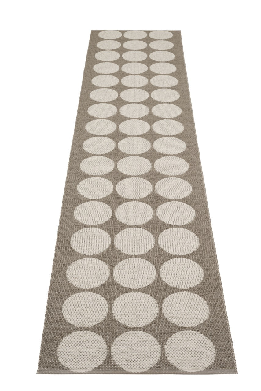 Pappelina-Hugo-Walnut-Carpet