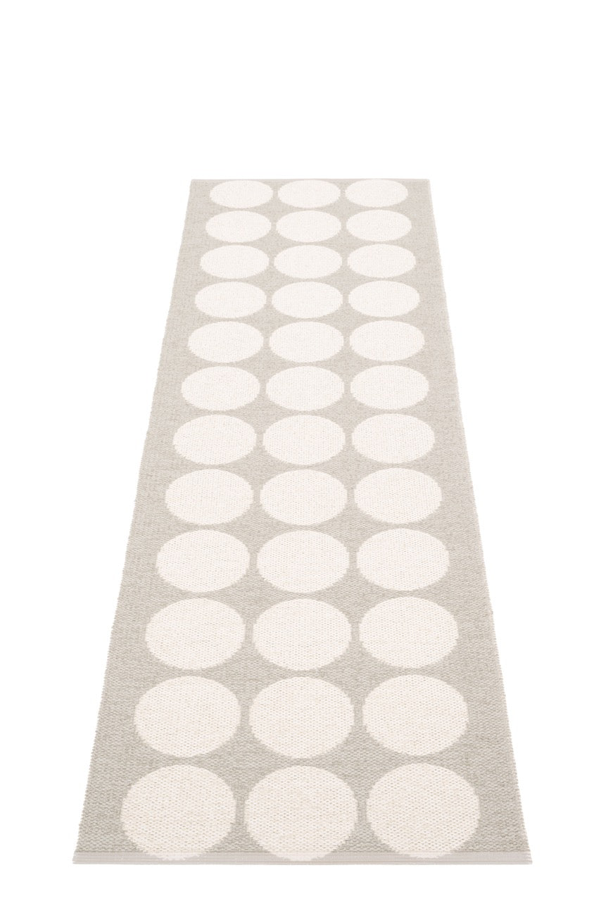 Pappelina-Hugo-Linen-Carpet