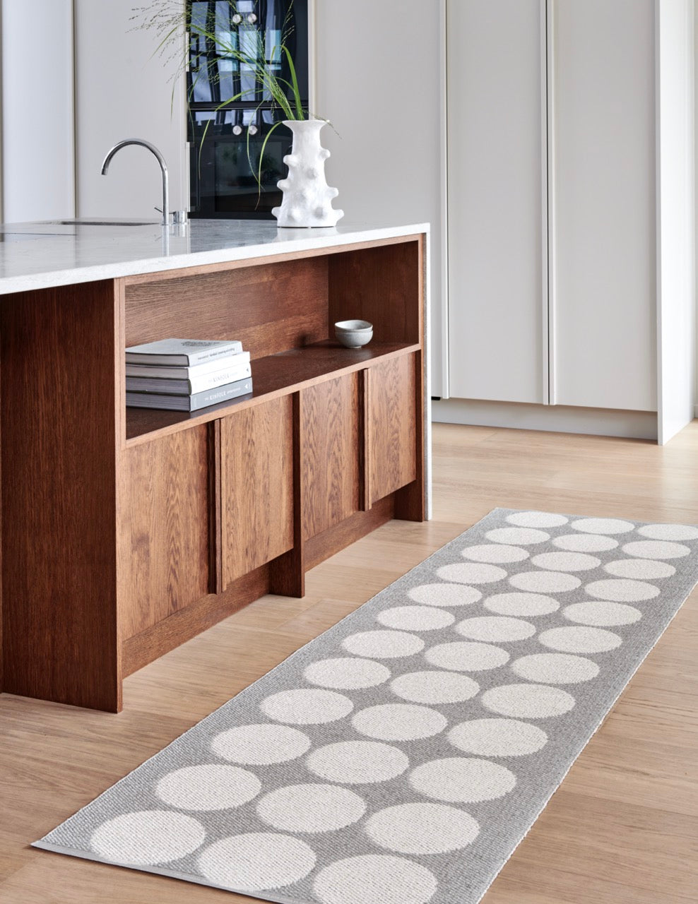 Pappelina-Hugo-Linen-Carpet