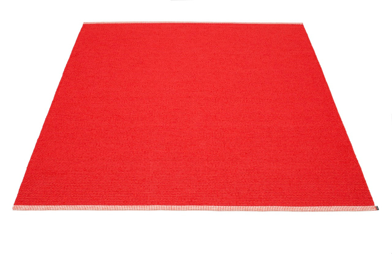 Pappelina-Teppich-Mono-Coral Red-Red