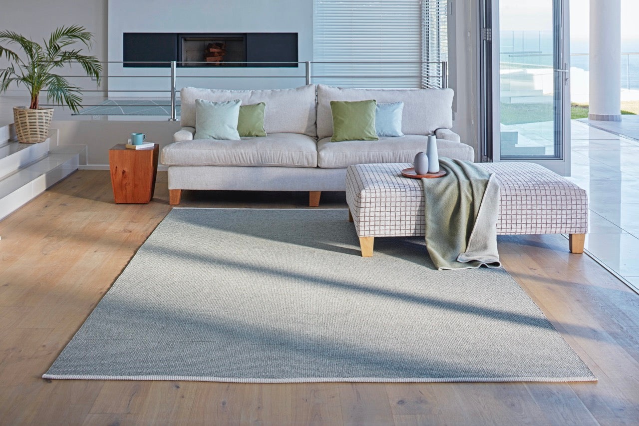 Pappelina-Teppich-Mono-sage-army