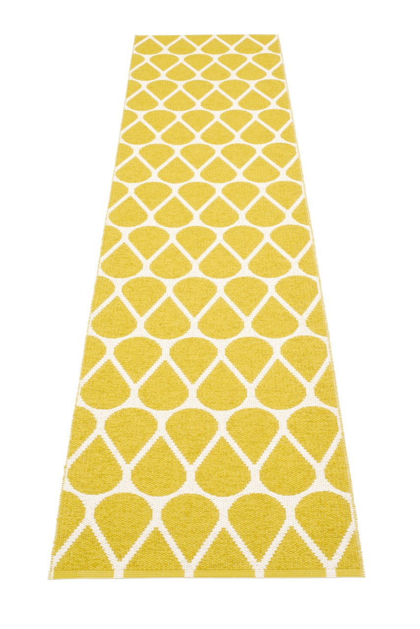 Pappelina-Teppich-Otis-mustard-vanilla