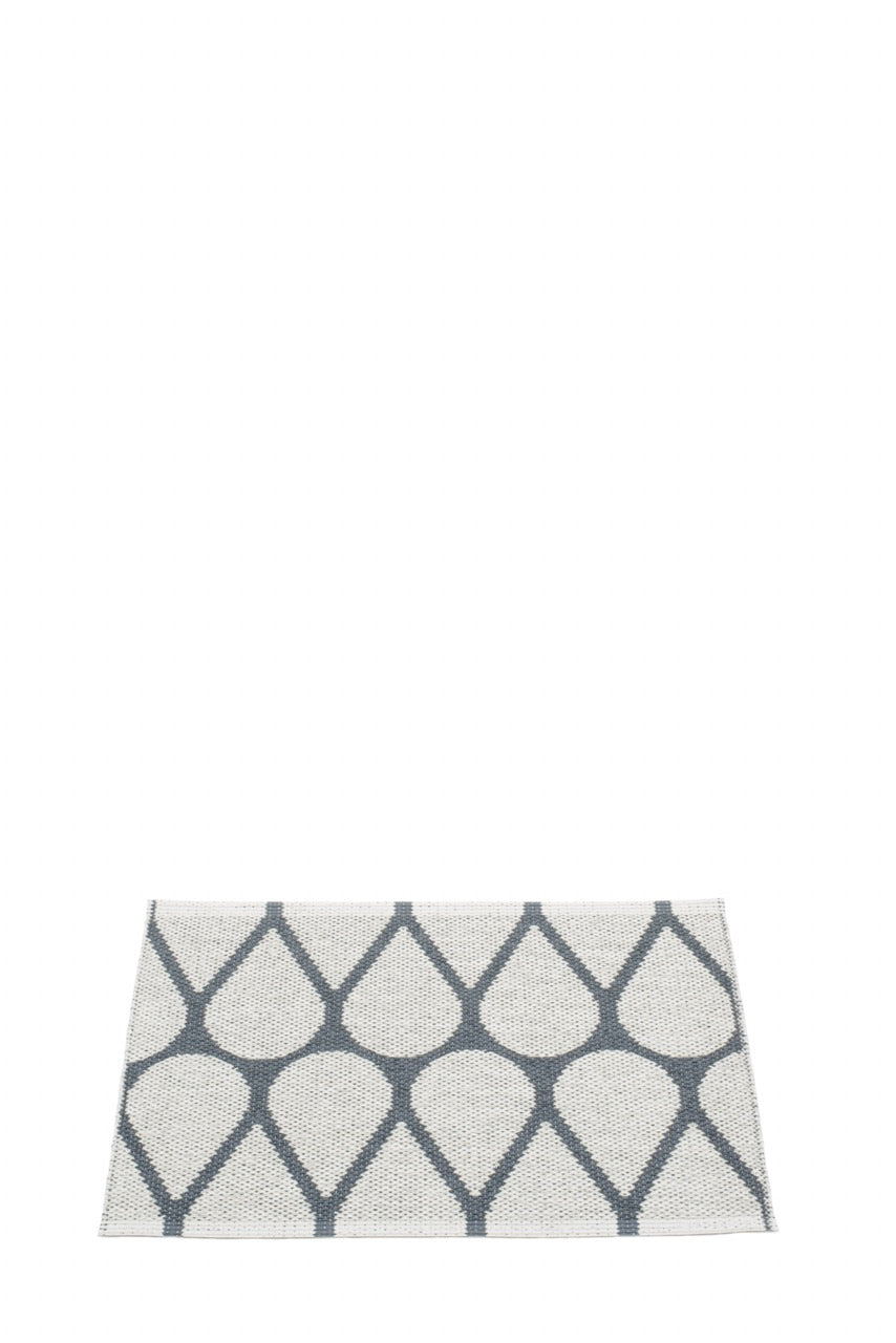 Pappelina-Teppich-Otis-Granit-Fossil-Grey