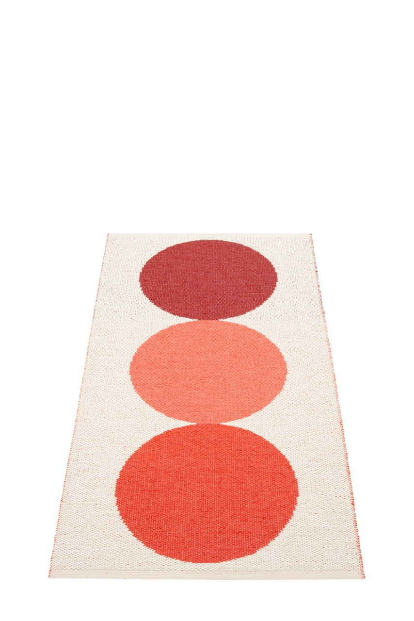 Pappelina-Otto-Berry-Carpet