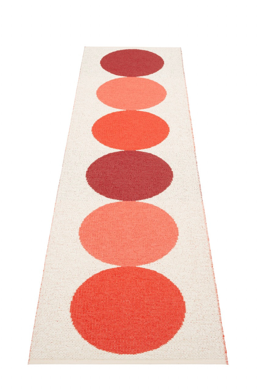 Pappelina-Otto-Berry-Carpet