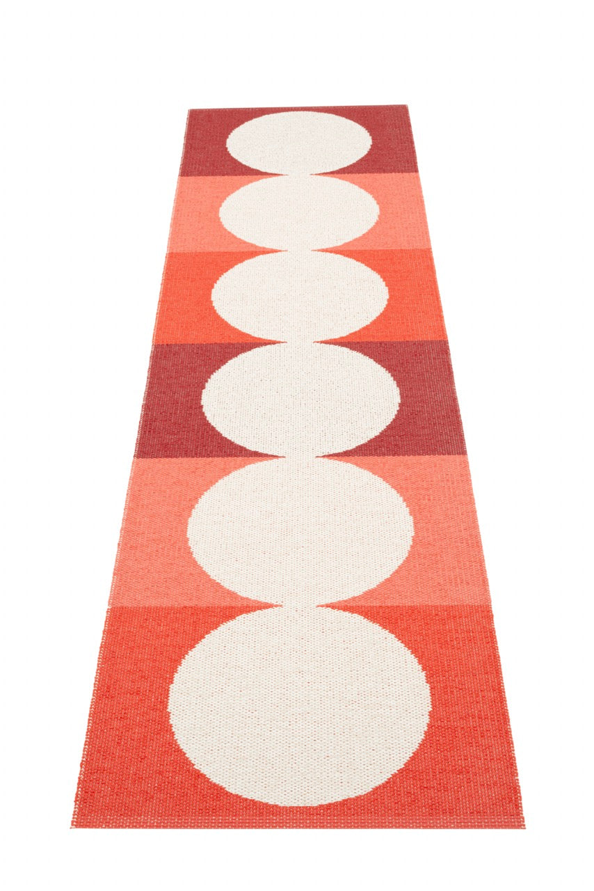 Pappelina-Otto-Berry-Carpet