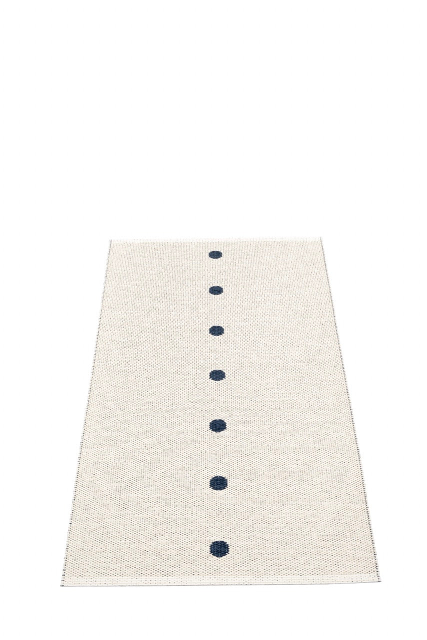 Pappelina-Peg-Dark-blue-vanilla-Carpet