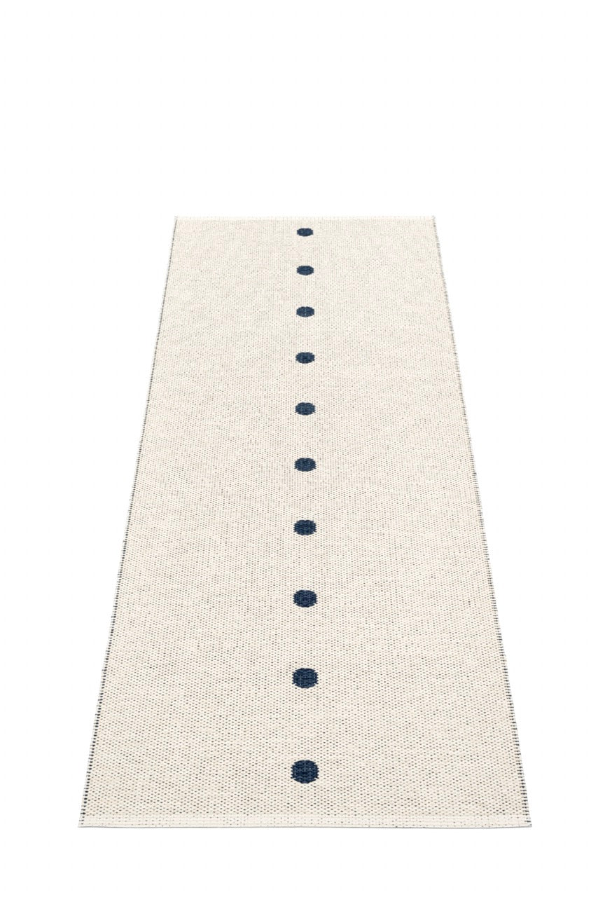 Pappelina-Peg-Dark-blue-vanilla-Carpet