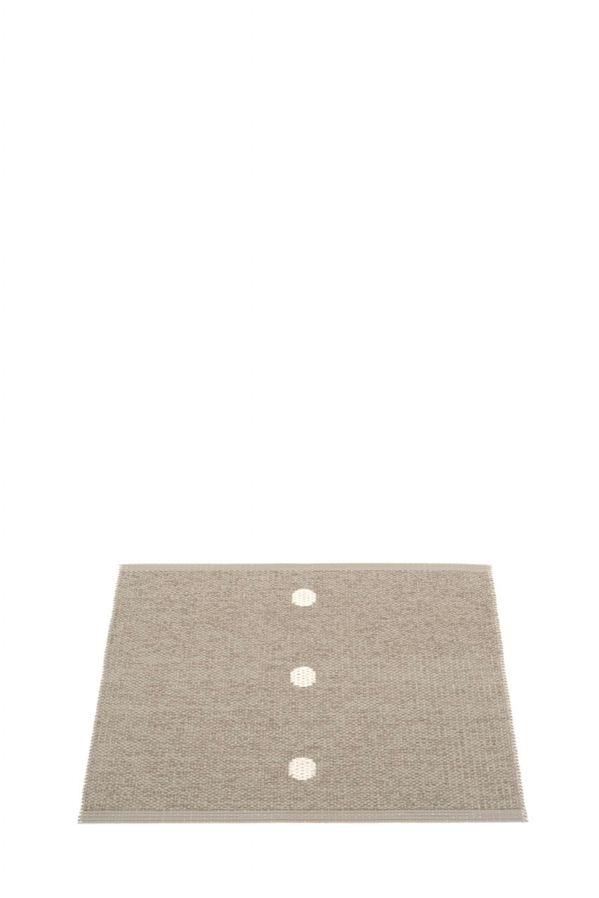 Pappelina-Peg-Dark-Linen-Carpet