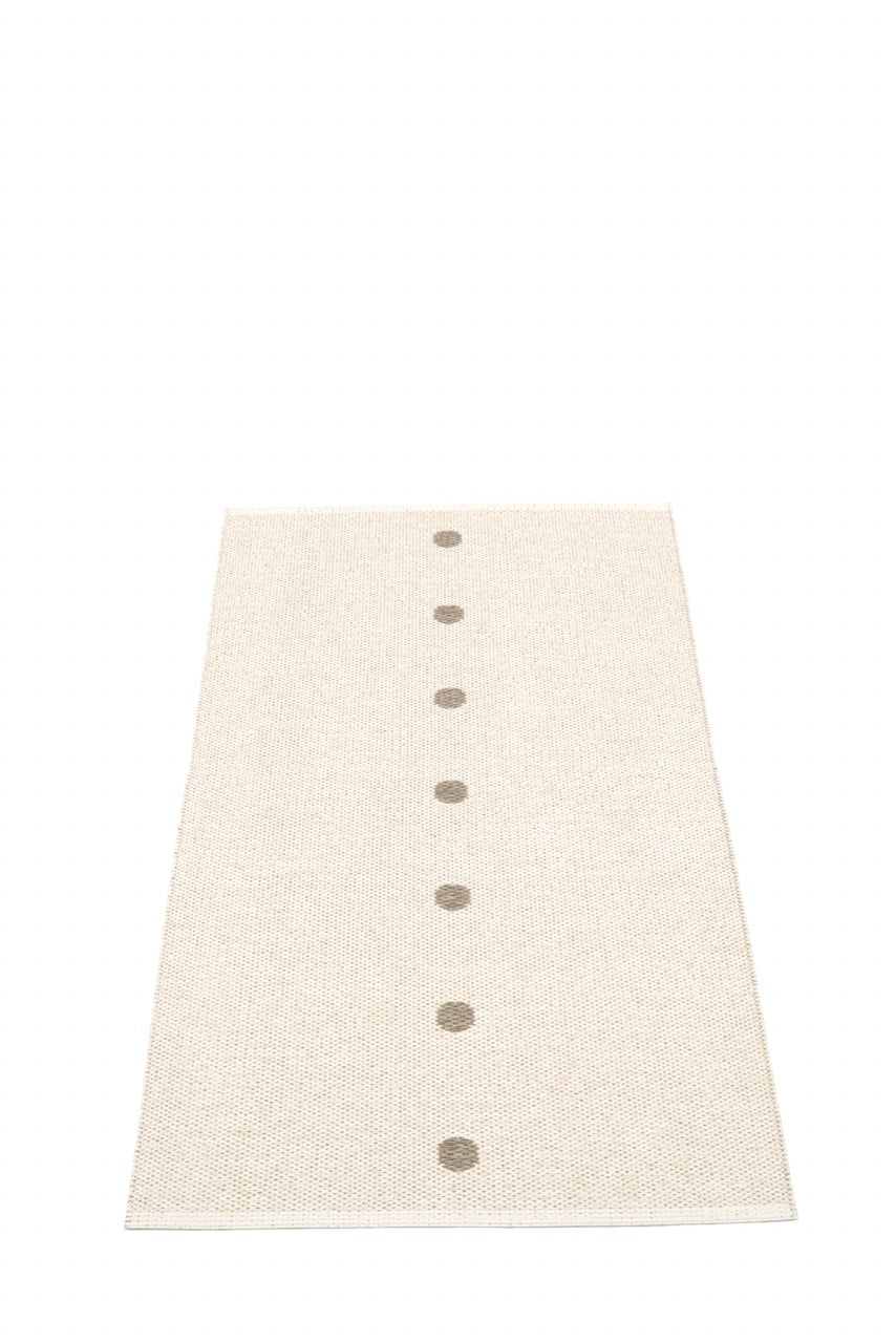 Pappelina-Peg-Dark-Linen-Carpet