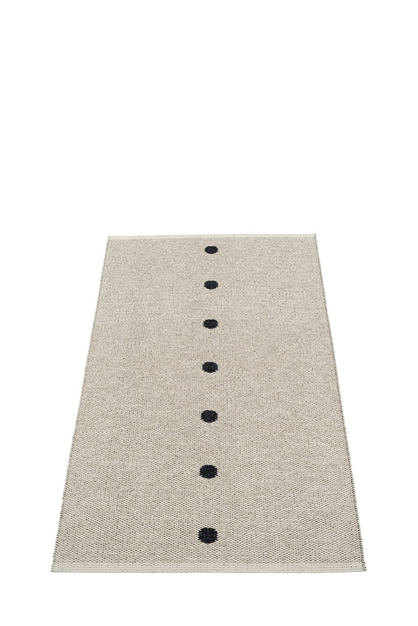 Pappelina-Peg-Black-Carpet