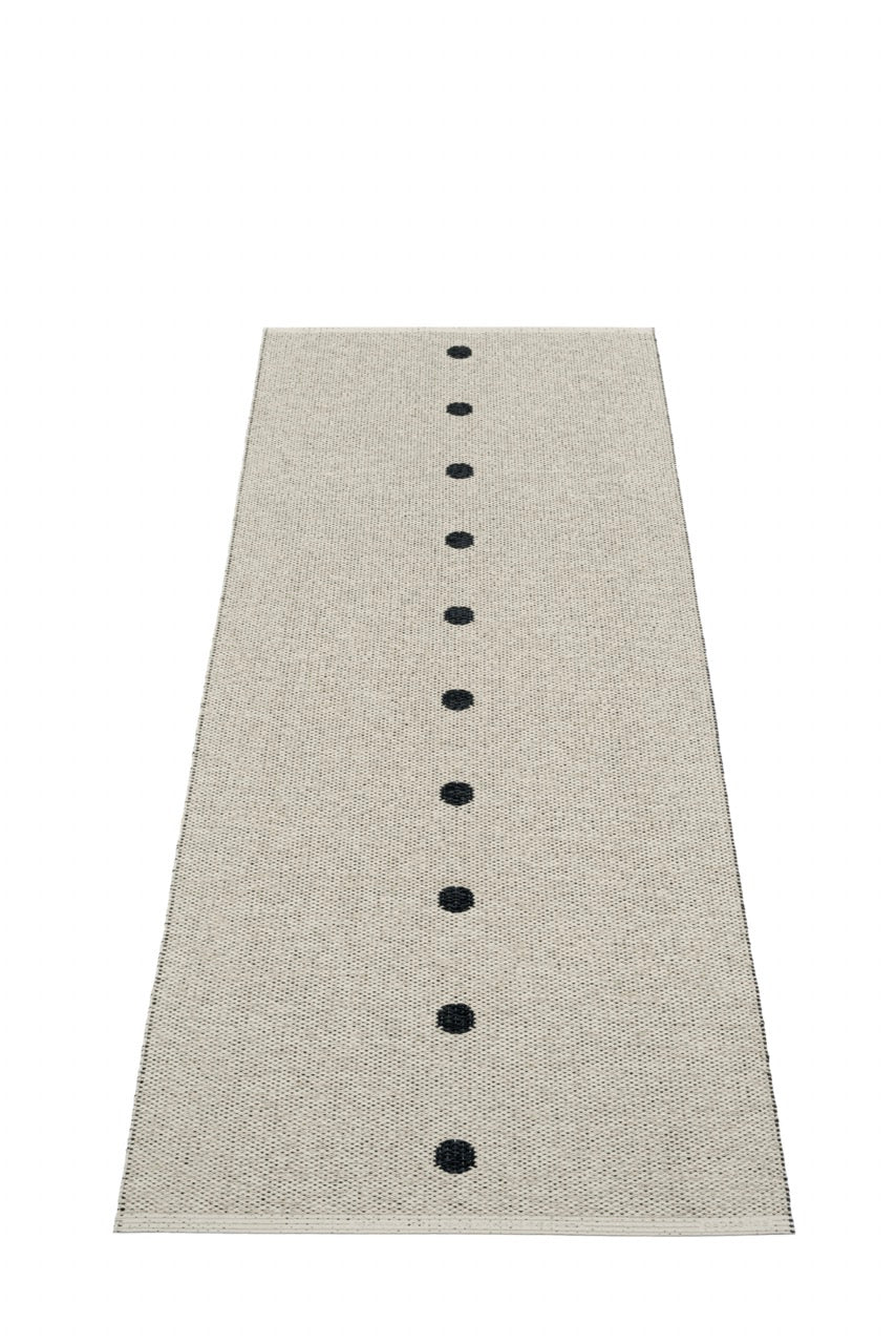 Pappelina-Peg-Black-Carpet