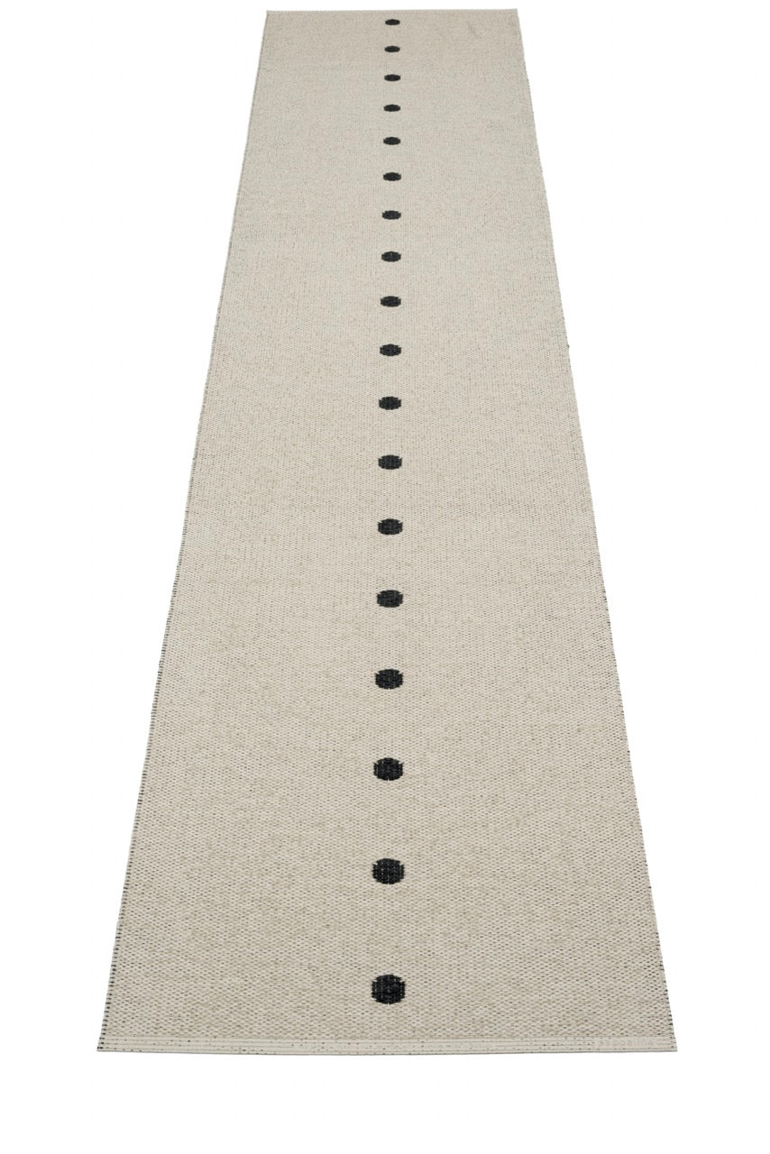 Pappelina-Peg-Black-Carpet