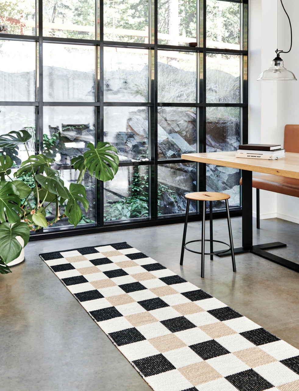 Pappelina-Pix-Black-Vanilla-Beige-Carpet