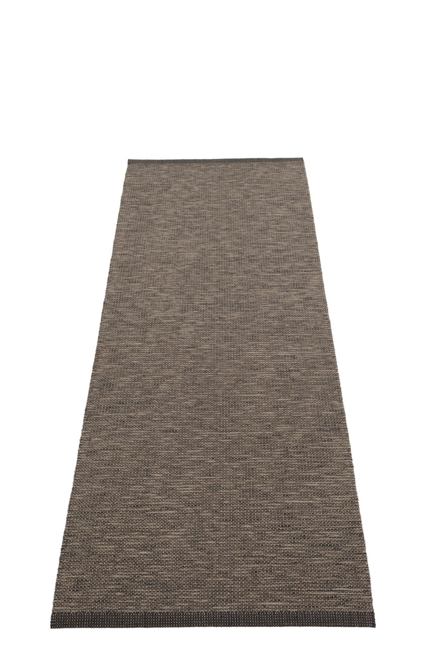 Pappelina-Sam-Black-Carpet