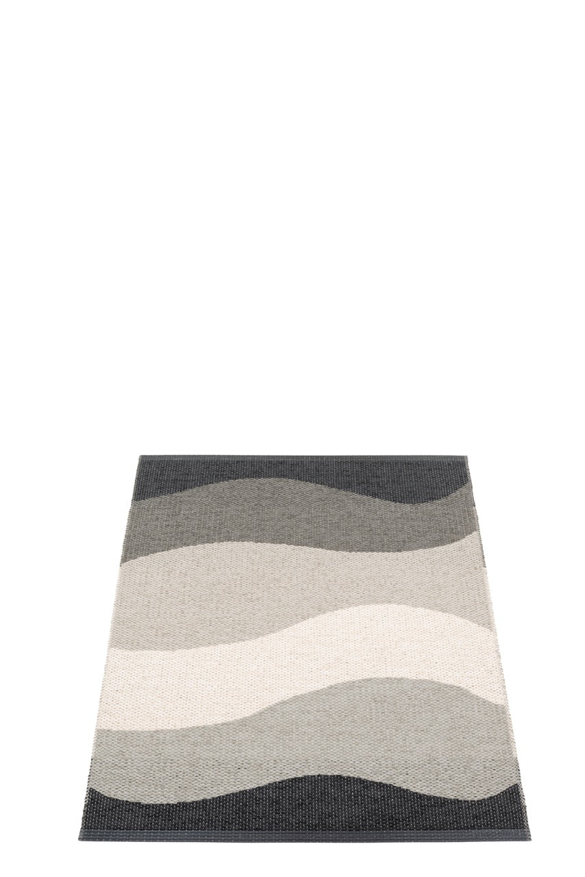 Pappelina-Urvi-Carpet-Metal