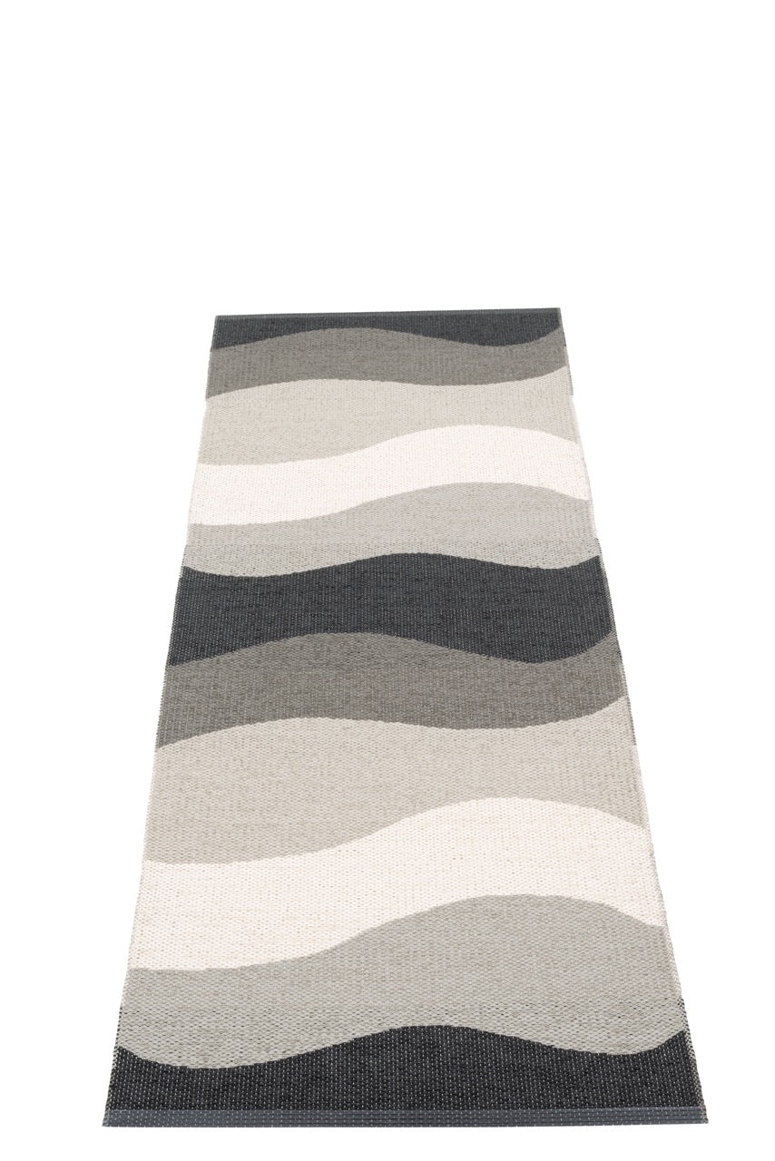 Pappelina-Urvi-Carpet-Metal