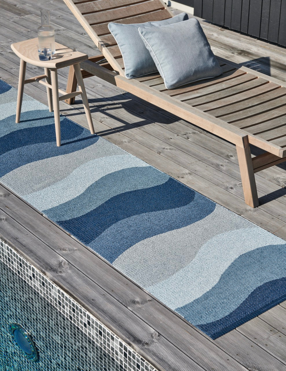 Pappelina-Urvi-Carpet-Water