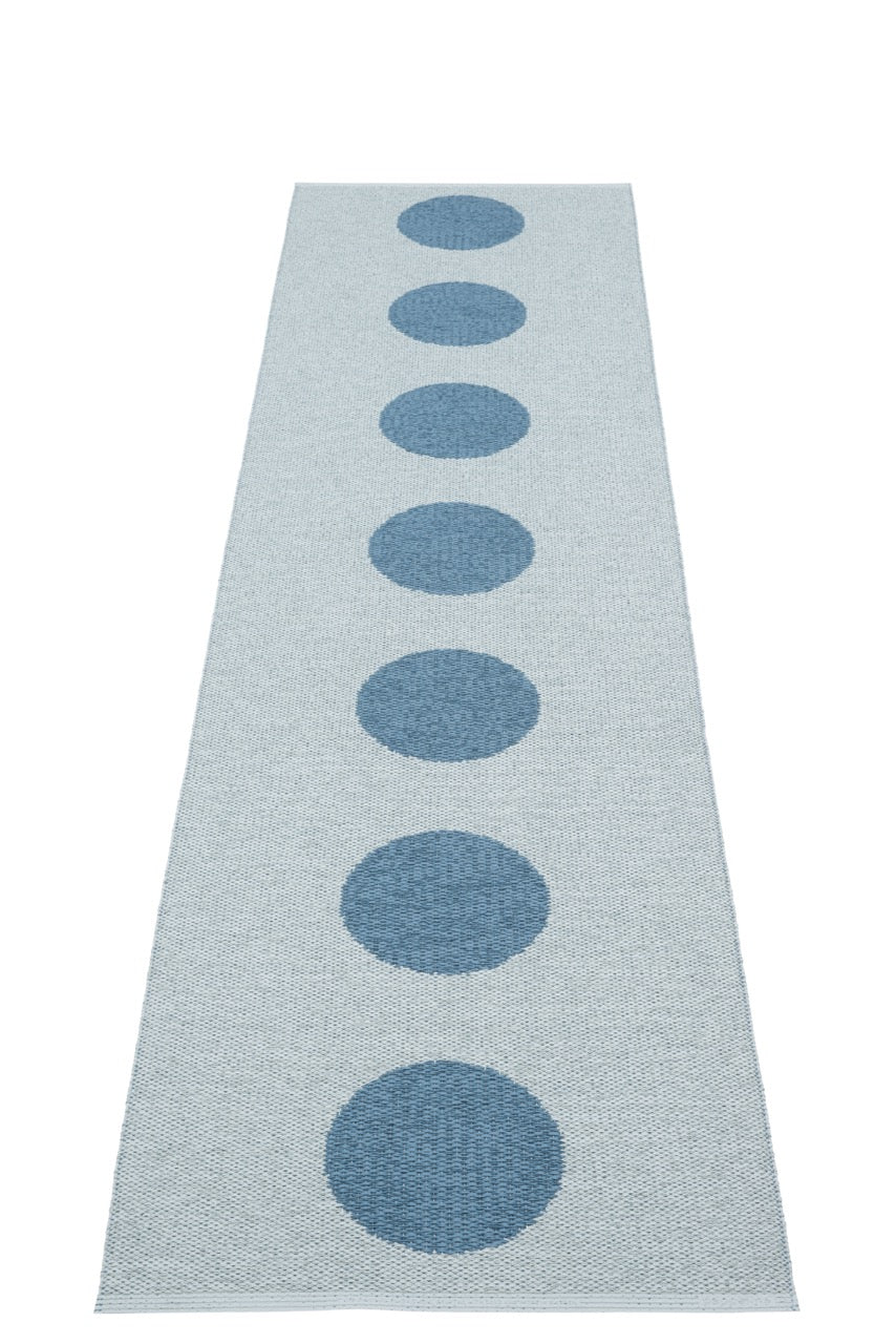 Pflegeleichter Teppich in skandinavischem Design.