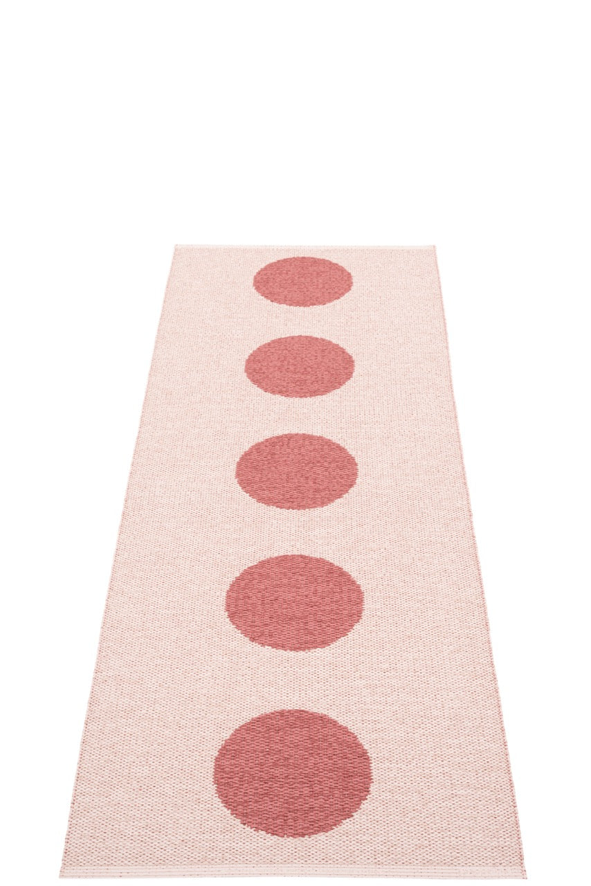 Pflegeleichter Teppich in skandinavischem Design.