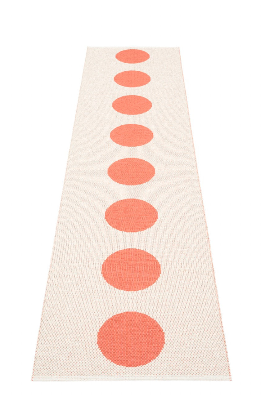 Pappelina-Vera-Flamingo-carpet