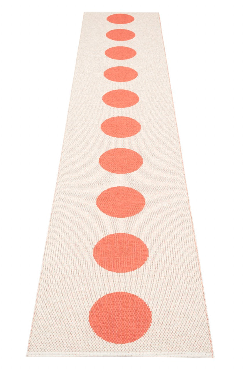 Pappelina-Vera-Flamingo-carpet